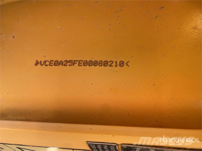 Volvo A25F Dumper - Knickgelenk