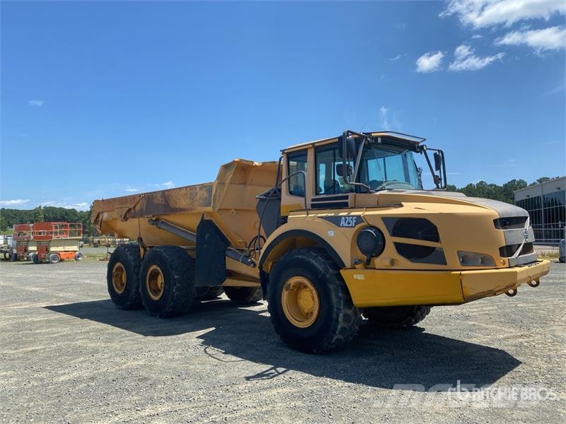 Volvo A25F Dumper - Knickgelenk