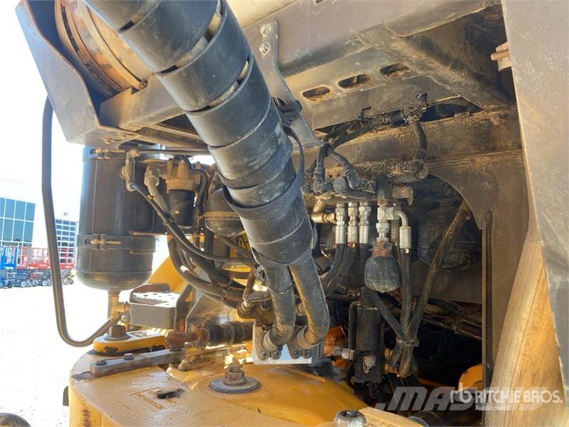 Volvo A25F Dumper - Knickgelenk
