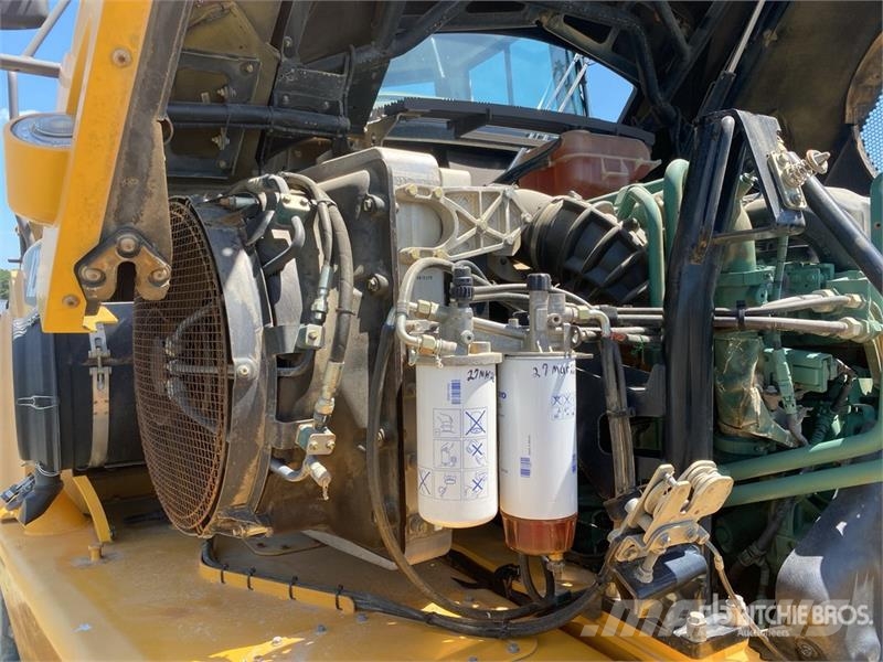Volvo A25F Dumper - Knickgelenk