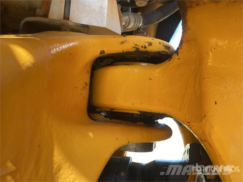 Volvo A25F Dumper - Knickgelenk