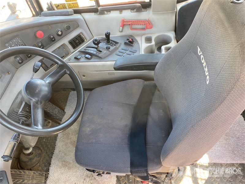 Volvo A25F Dumper - Knickgelenk