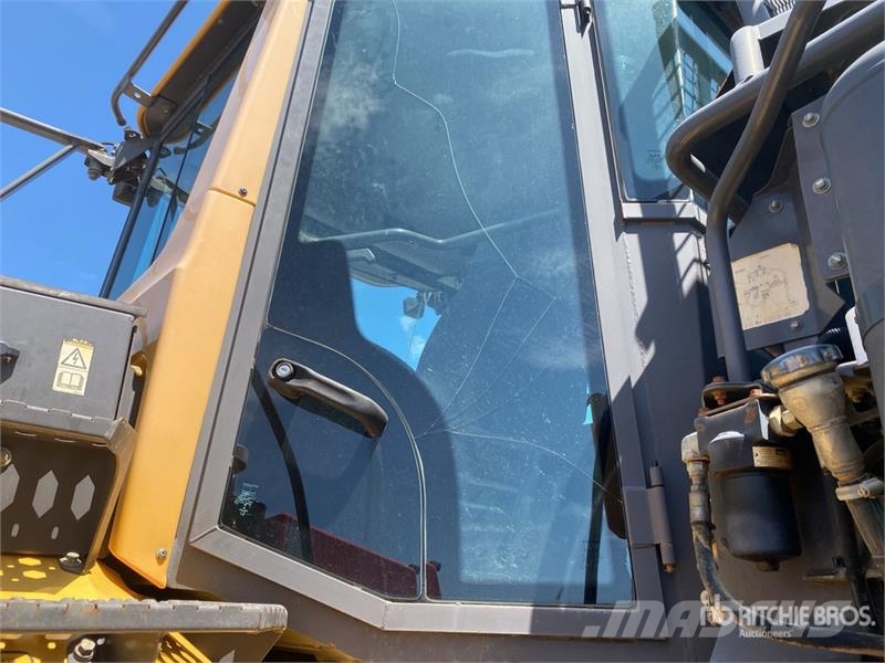 Volvo A25F Dumper - Knickgelenk
