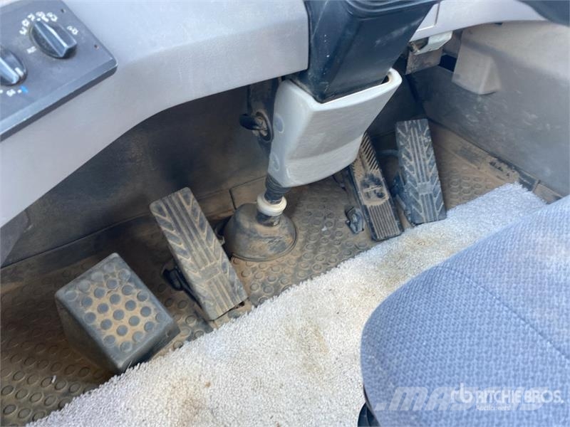 Volvo A25F Dumper - Knickgelenk