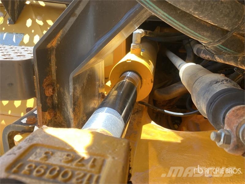 Volvo A25F Dumper - Knickgelenk