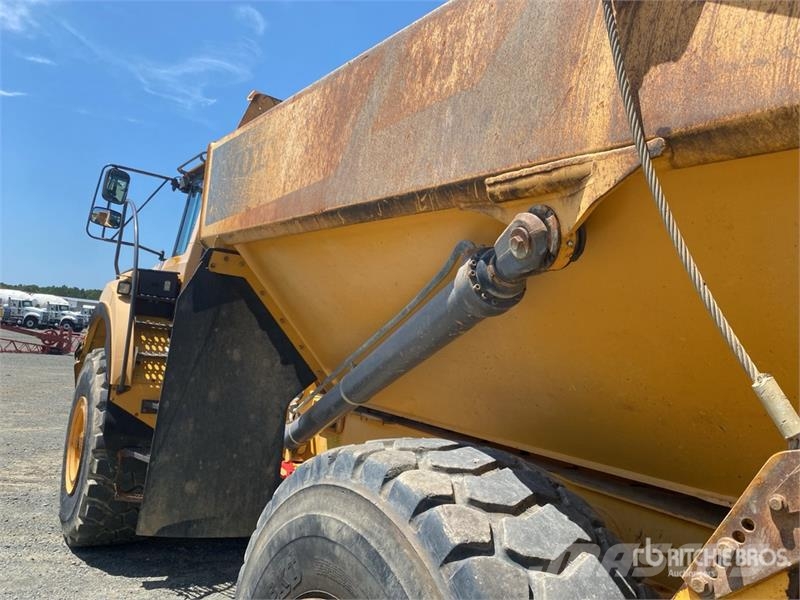 Volvo A25F Dumper - Knickgelenk