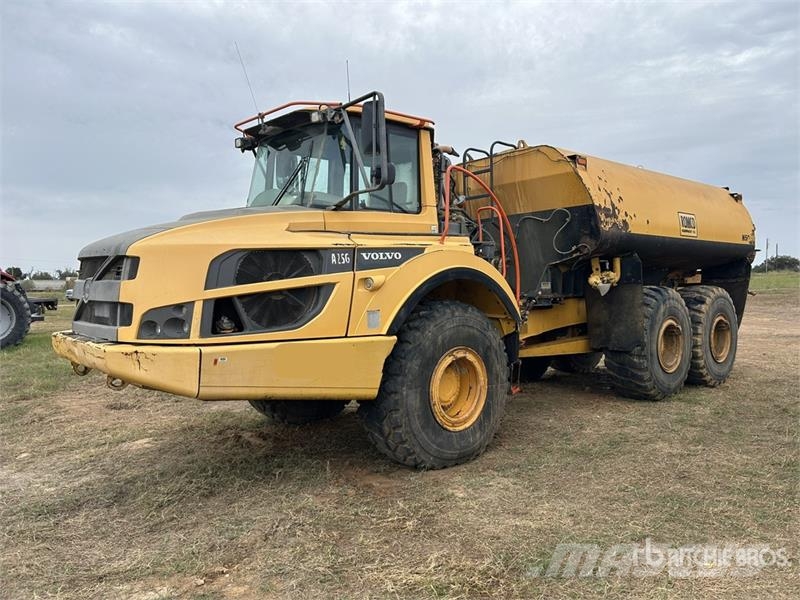 Volvo A25G 5000 gal 6x6 Articulated Water Truck Поливальні машини