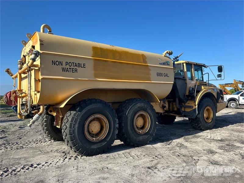 Volvo A30F 6000 gal 6x6 Articulated Water Truck Caminhão-pipa