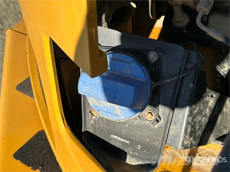 Volvo A30G 연결식 홀러