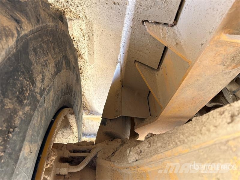 Volvo A30G 연결식 홀러