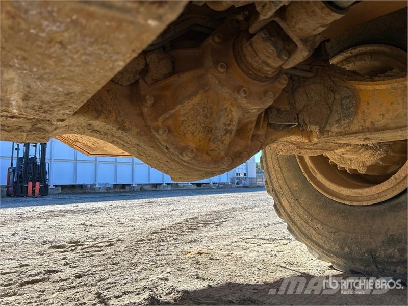 Volvo A30G 연결식 홀러
