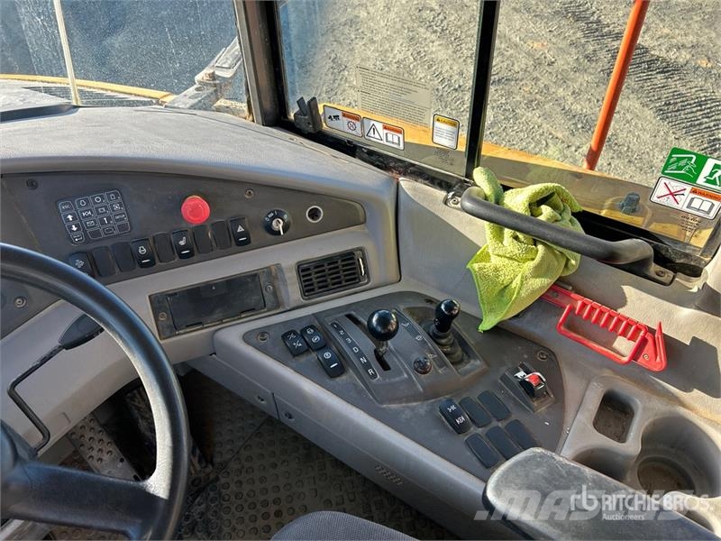 Volvo A30G 연결식 홀러