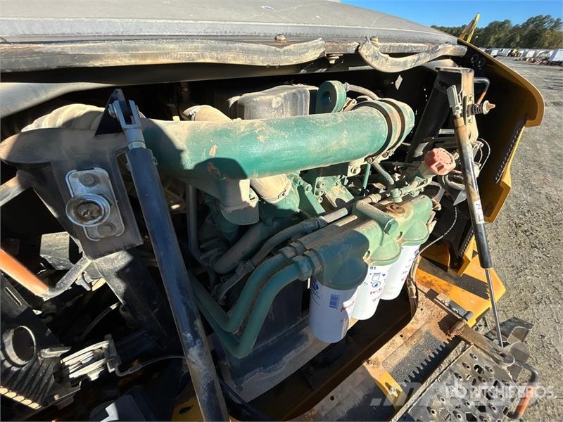 Volvo A30G 연결식 홀러