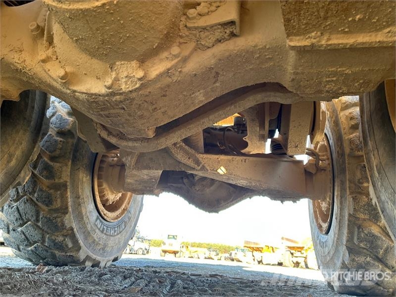 Volvo A30G 연결식 홀러