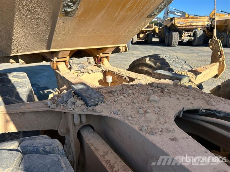 Volvo A30G 연결식 홀러