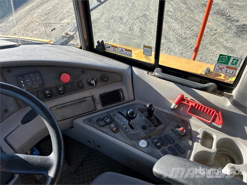 Volvo A30G 연결식 홀러