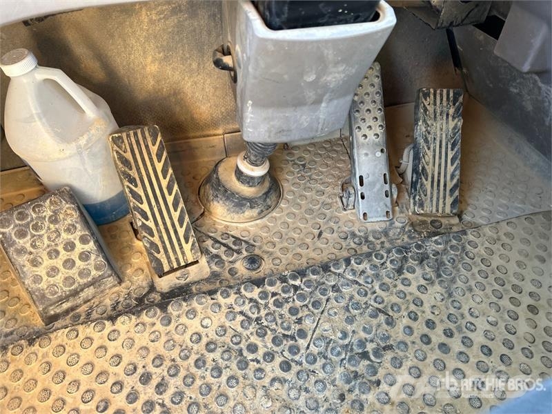 Volvo A30G 연결식 홀러