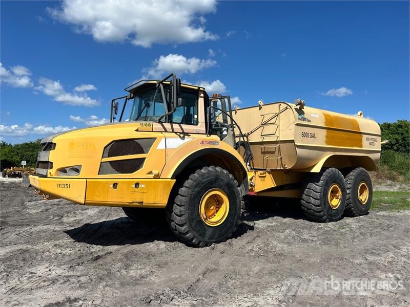 Volvo A35F 6000 gal 6x6 Articulated Water Truck Caminhão-pipa