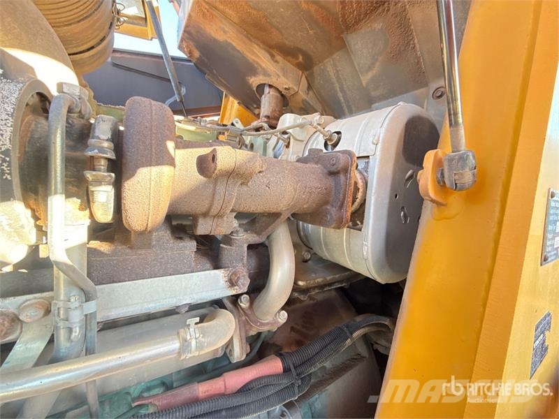 Volvo BL60B Retroescavadeiras