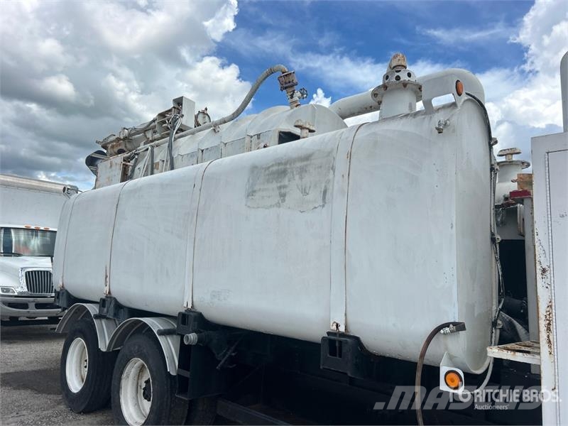 Volvo Clean Earth on  Volvo Expeditor 6x4 Vacuum Excavat Combi / vacuum trucks