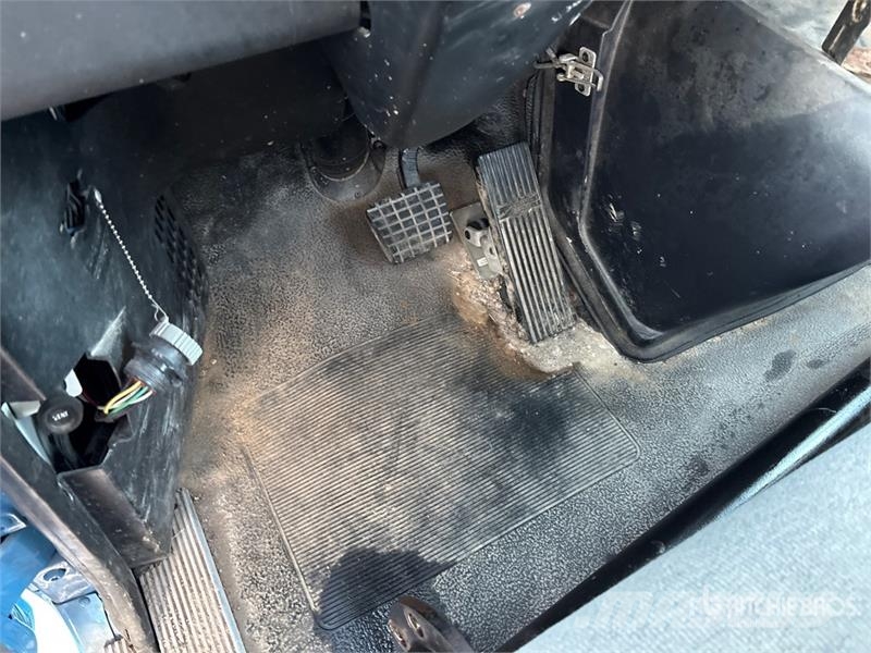 Volvo Con V390LHA on  Volvo WG 4x2 Sewer Cleaner Truck 組合/真空油槽車