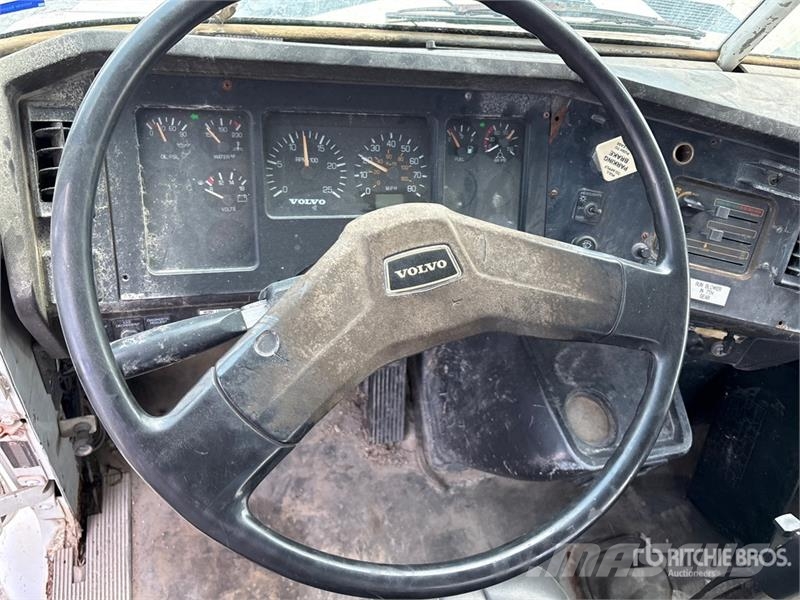 Volvo Cusco on  Volvo WG64 6x4 Vacuum Tanker Truck (Inop Combi / vacuum trucks