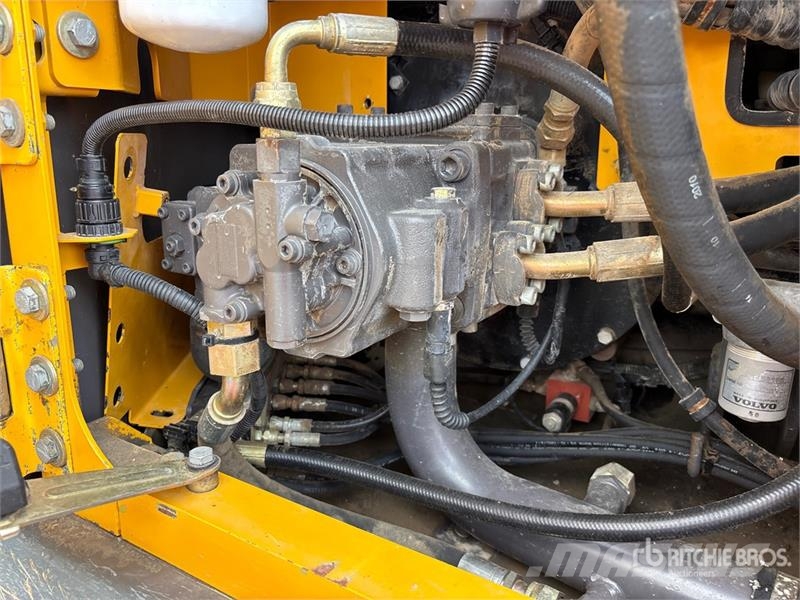 Volvo EC140DL Tracked Excavator Roomikekskavaatorid