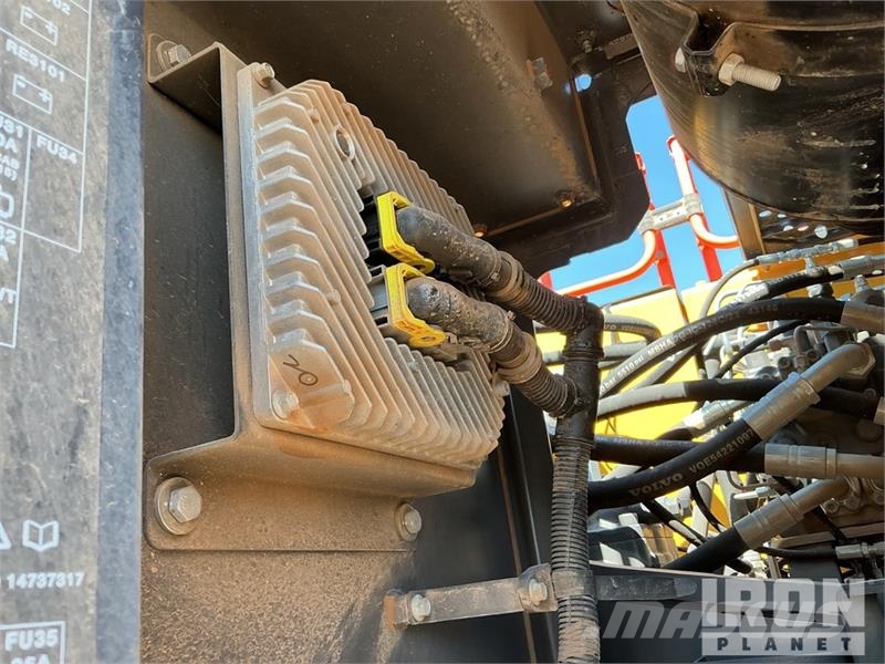 Volvo EC200EL Tracked Excavator Raupenbagger