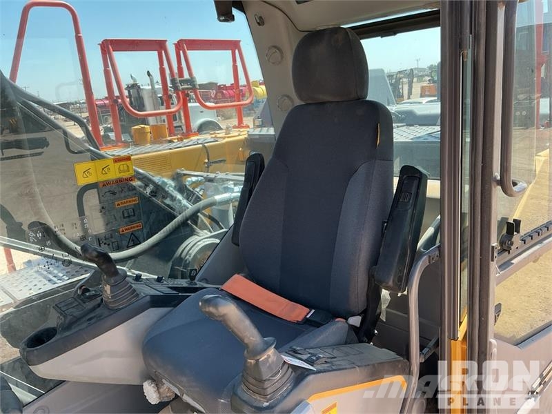 Volvo EC200EL Tracked Excavator Raupenbagger