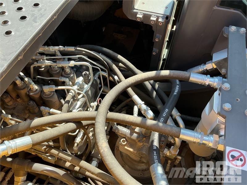 Volvo EC200EL Tracked Excavator Raupenbagger