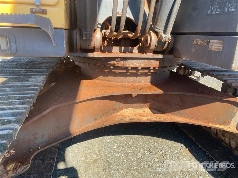 Volvo EC220 DL Tracked Excavator Kāpurķēžu ekskavatori