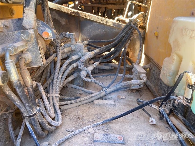 Volvo EC220 DL Tracked Excavator Bagri goseničarji