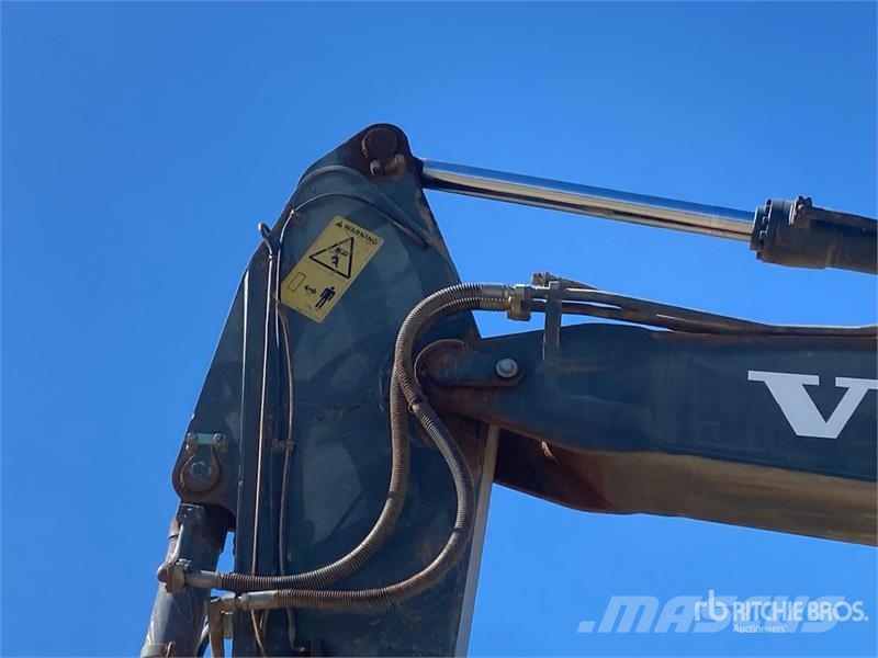 Volvo EC220 DL Tracked Excavator Bagri goseničarji
