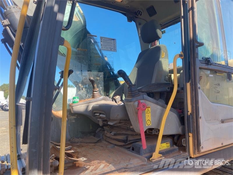Volvo EC220 DL Tracked Excavator Kāpurķēžu ekskavatori