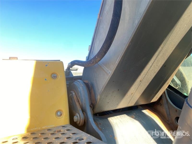 Volvo EC220 DL Tracked Excavator Kāpurķēžu ekskavatori