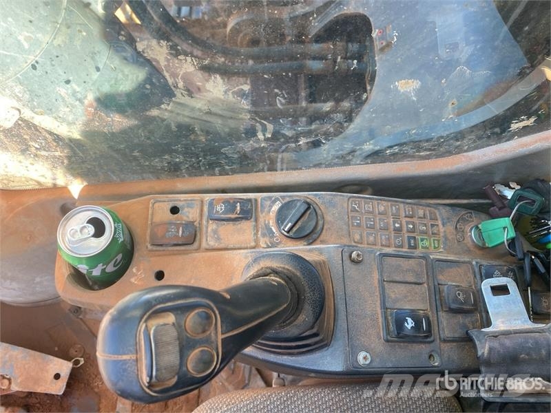 Volvo EC220 DL Tracked Excavator Kāpurķēžu ekskavatori