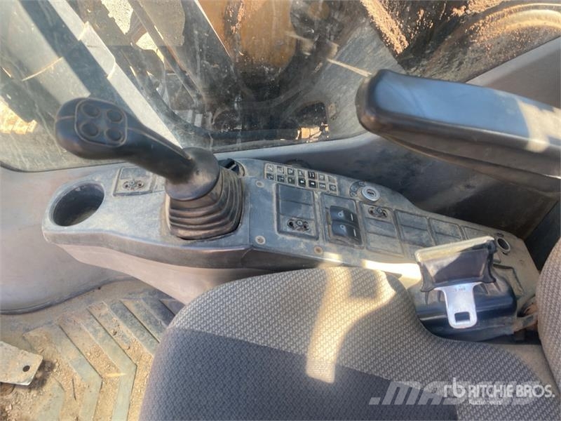 Volvo EC220 DL Tracked Excavator Bagri goseničarji