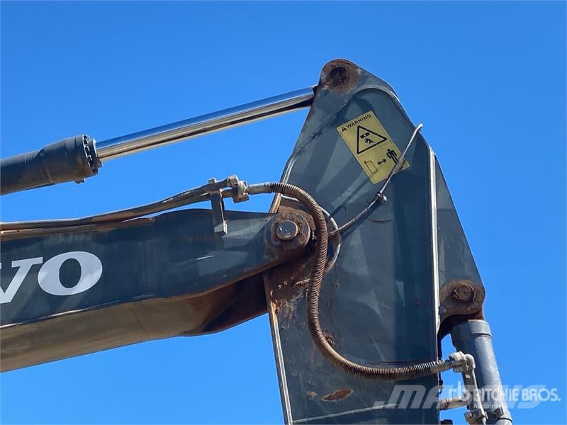 Volvo EC220 DL Tracked Excavator Bagri goseničarji