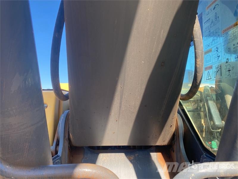 Volvo EC220 DL Tracked Excavator Kāpurķēžu ekskavatori