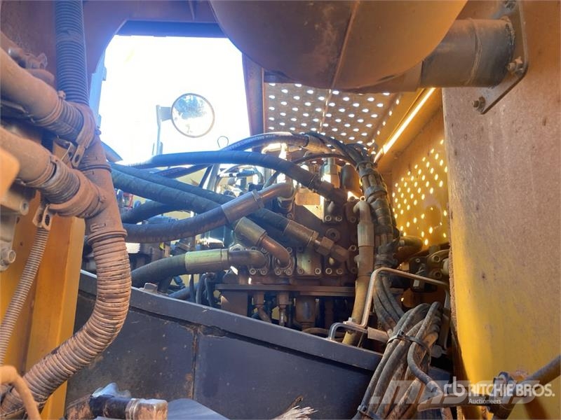 Volvo EC220 DL Tracked Excavator Kāpurķēžu ekskavatori