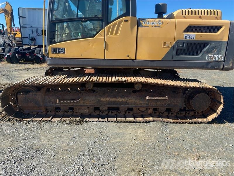 Volvo EC220 DL Tracked Excavator Kāpurķēžu ekskavatori