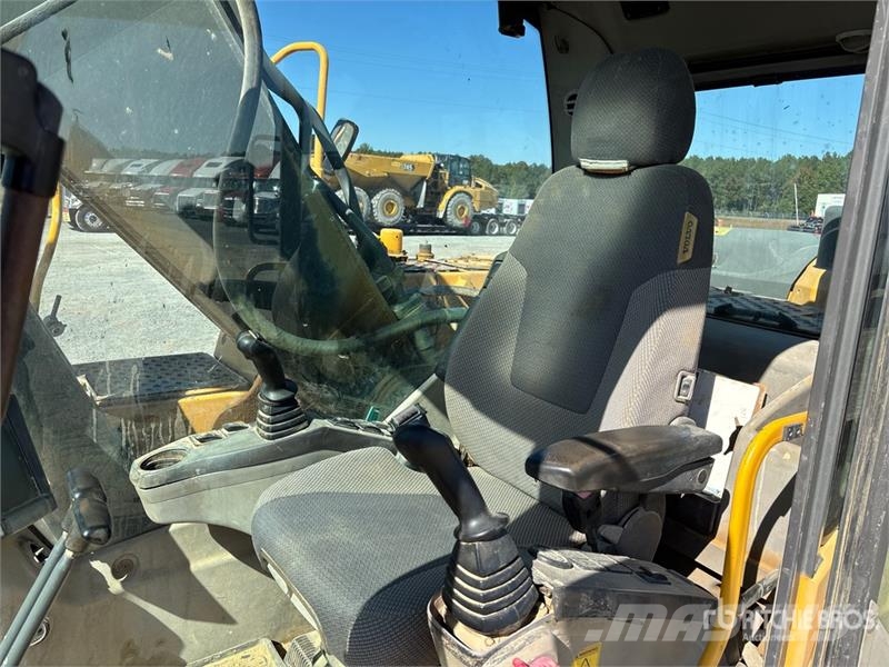 Volvo EC220D Tracked Excavator Εκσκαφείς με ερπύστριες