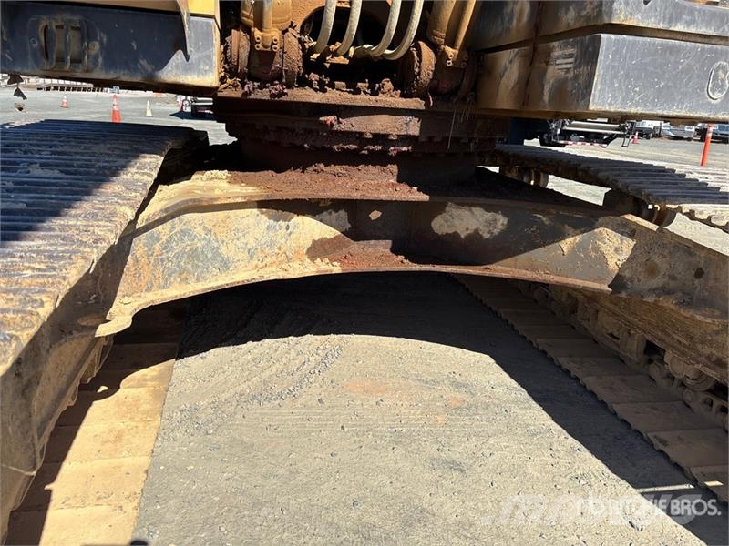 Volvo EC220D Tracked Excavator Εκσκαφείς με ερπύστριες
