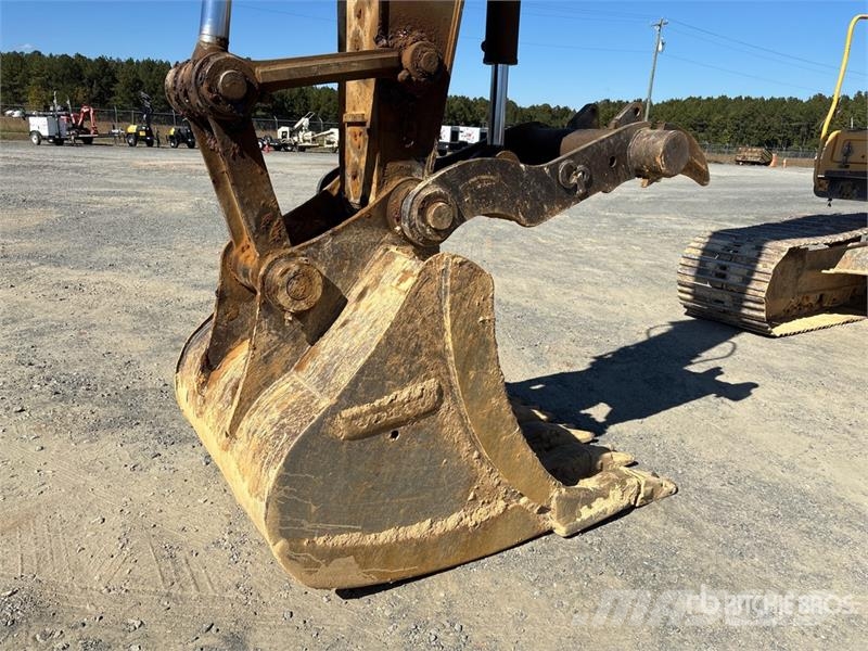 Volvo EC220D Tracked Excavator Εκσκαφείς με ερπύστριες