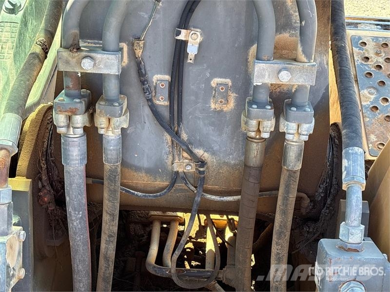 Volvo EC220D Tracked Excavator Εκσκαφείς με ερπύστριες