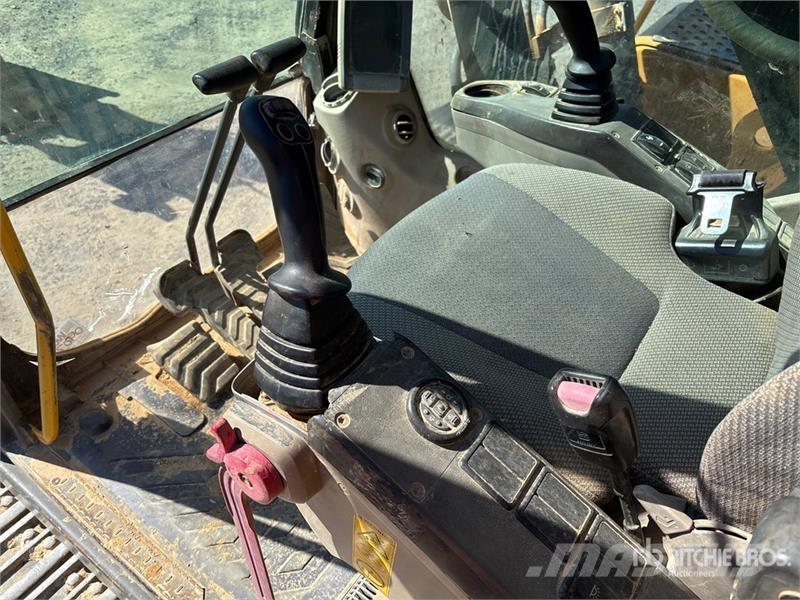 Volvo EC220D Tracked Excavator Εκσκαφείς με ερπύστριες