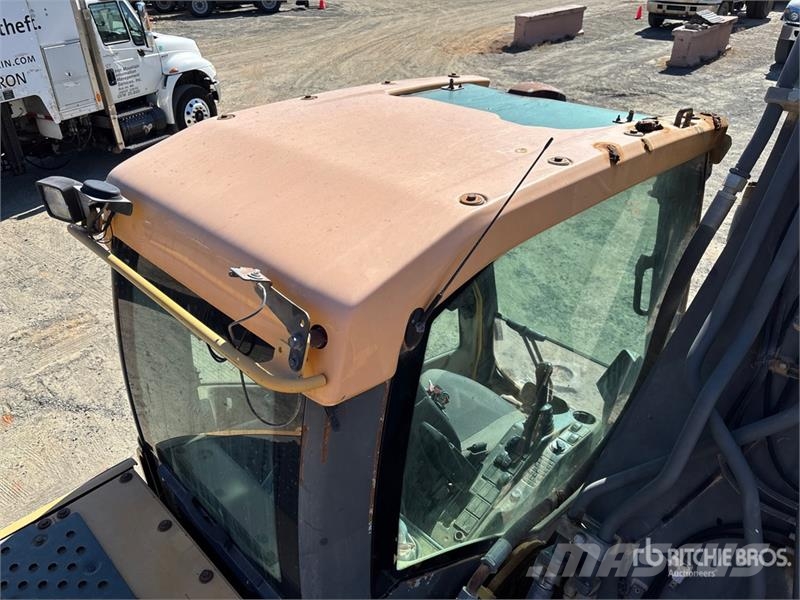 Volvo EC220D Tracked Excavator Εκσκαφείς με ερπύστριες