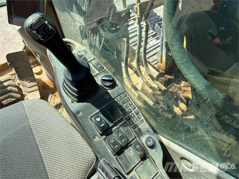 Volvo EC220D Tracked Excavator Εκσκαφείς με ερπύστριες