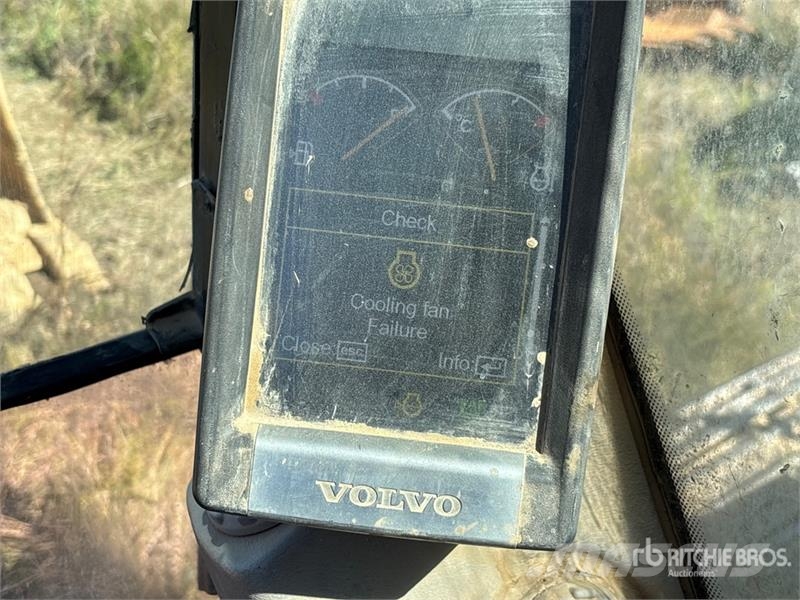 Volvo EC220D Tracked Excavator Εκσκαφείς με ερπύστριες