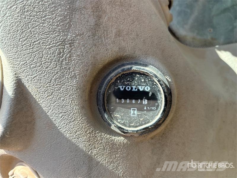 Volvo EC220D Tracked Excavator Εκσκαφείς με ερπύστριες